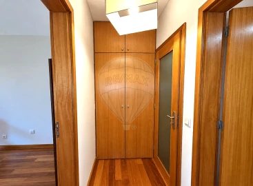 Apartamento T2 para Venda em Milheiros