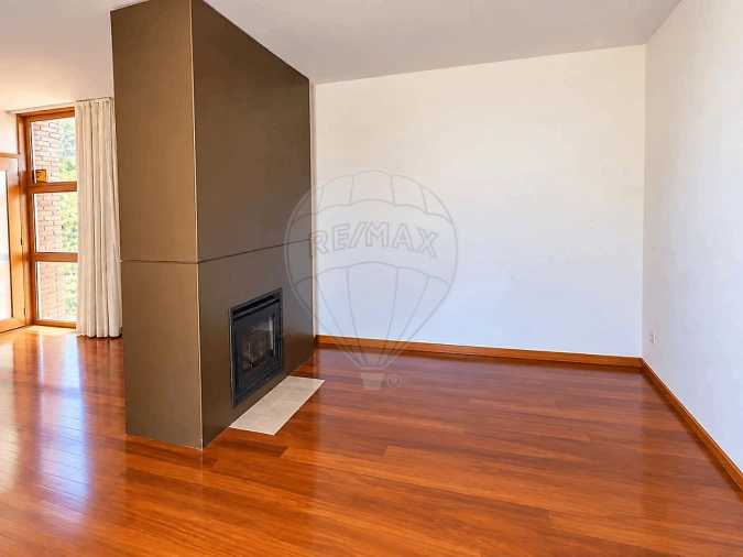 Apartamento T2 para Venda em Milheiros Foto 10