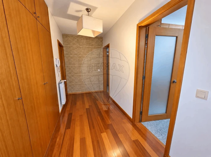 Apartamento T2 para Venda em Milheiros Foto 11