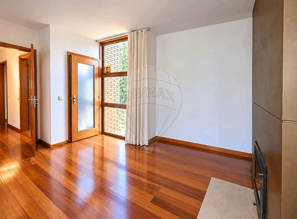 Apartamento T2 para Venda em Milheiros Foto 13