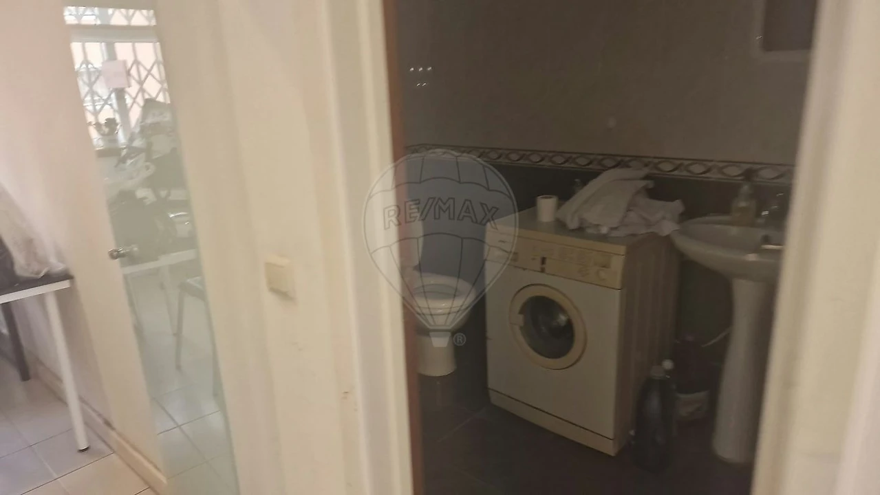 Loja para Venda em Arcozelo Foto 1
