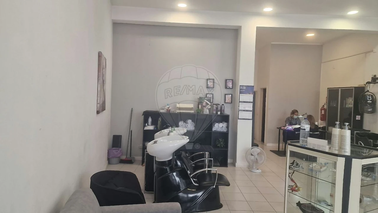 Loja para Venda em Arcozelo Foto 8