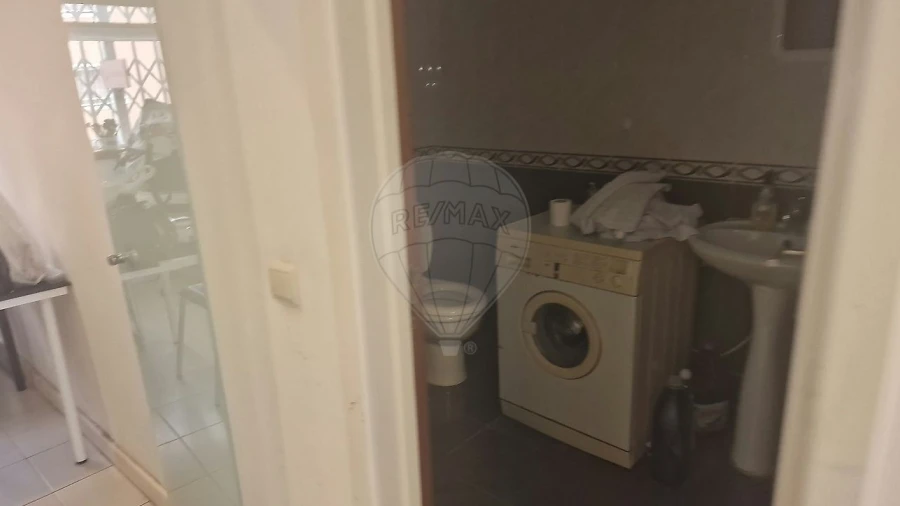 Loja para Venda em Arcozelo