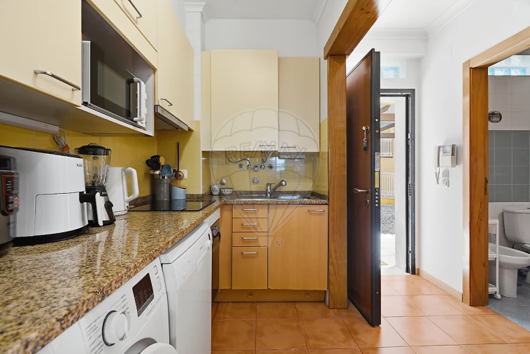 Apartamento T1 para Arrendamento em Silveira Foto 10
