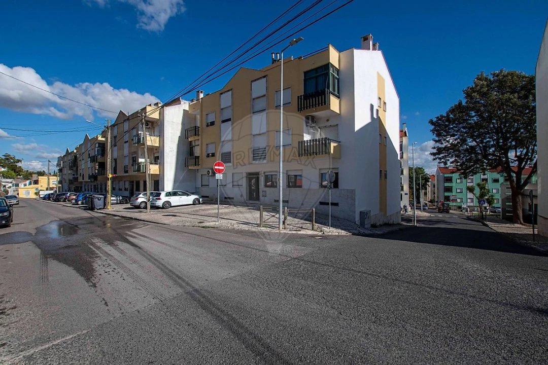 Apartamento T3 para Venda em Alverca do Ribatejo e Sobralinho Foto 3