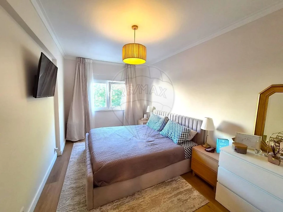 Apartamento T2 para Venda em Agualva e Mira-Sintra Foto 3