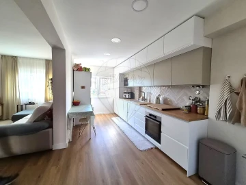 Apartamento T2 para Venda em Agualva e Mira-Sintra