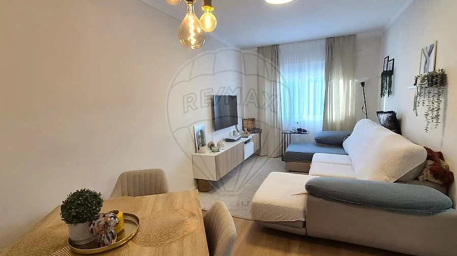 Apartamento T2 para Venda em Agualva e Mira-Sintra