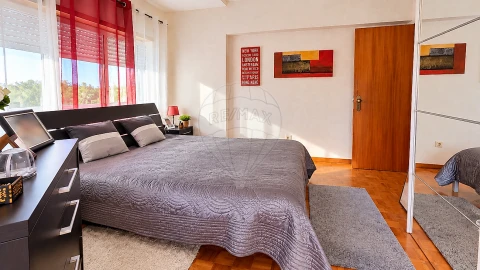 Apartamento T3 para Venda em Carregado e Cadafais
