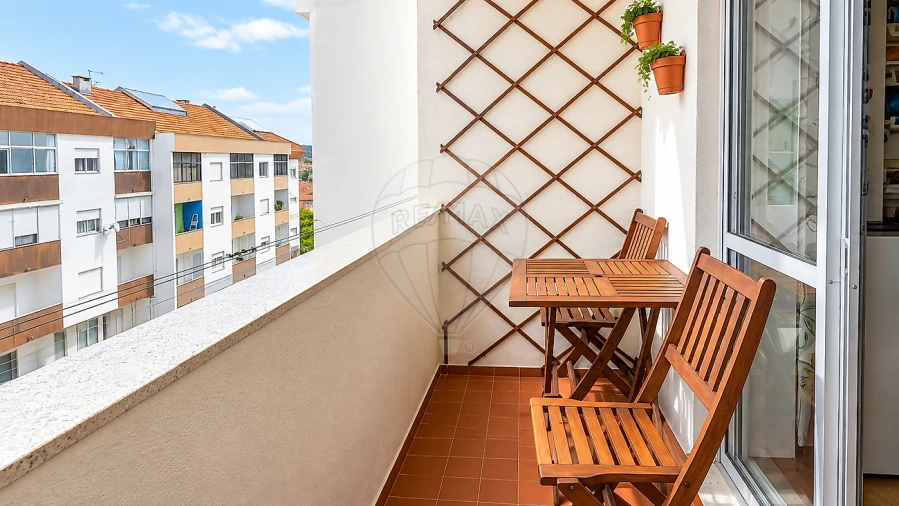 Apartamento T3 para Venda em Carregado e Cadafais Foto 12