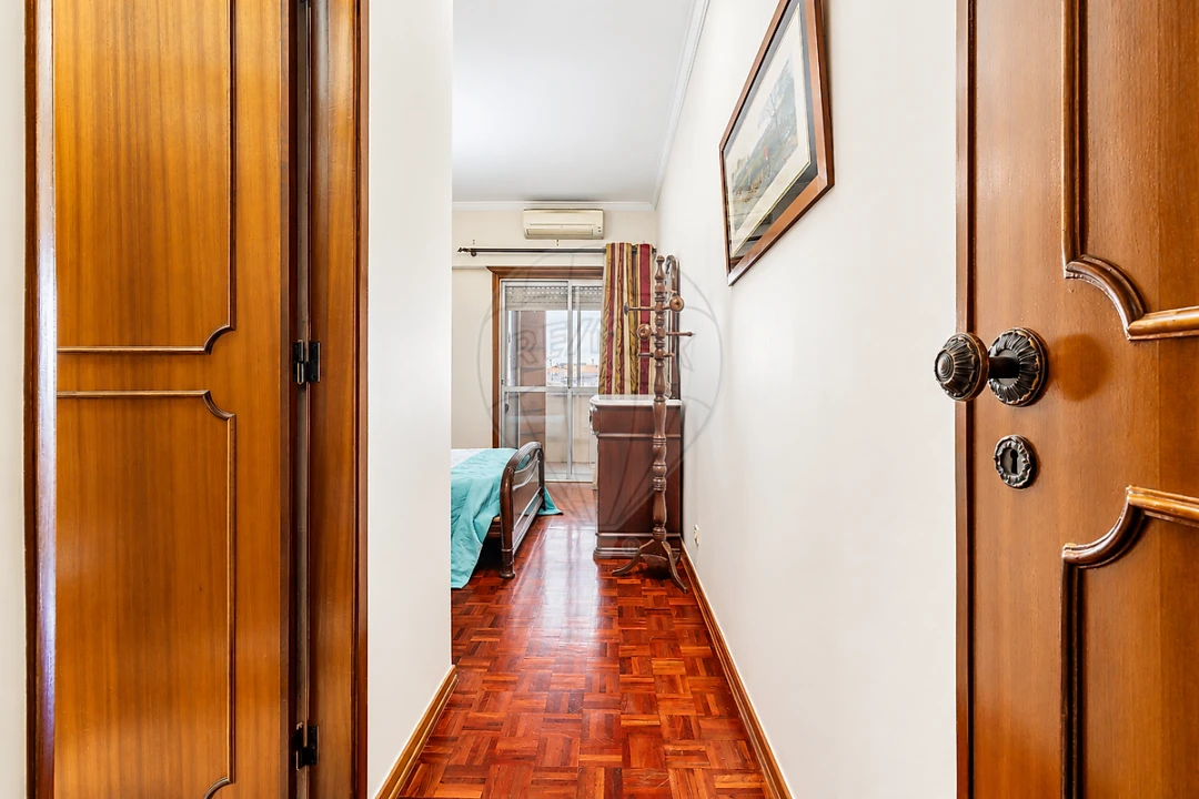 Apartamento T4 para Venda em Alvalade Foto 26