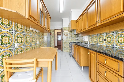 Apartamento T4 para Venda em Alvalade