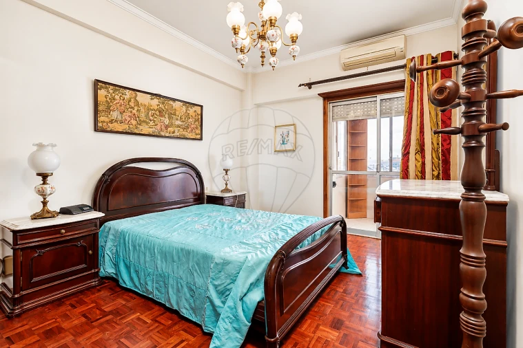 Apartamento T4 para Venda em Alvalade Foto 25