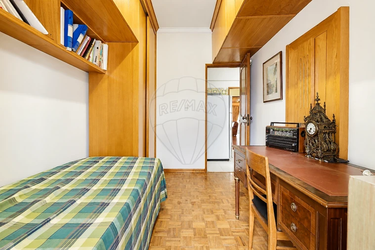 Apartamento T4 para Venda em Alvalade Foto 15