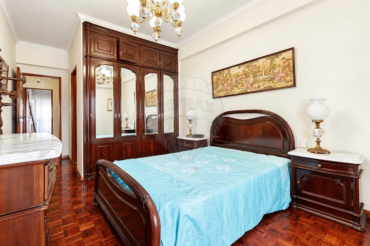 Apartamento T4 para Venda em Alvalade Foto 27
