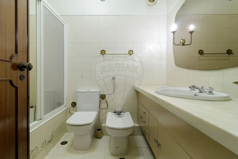 Apartamento T4 para Venda em Alvalade Foto 28