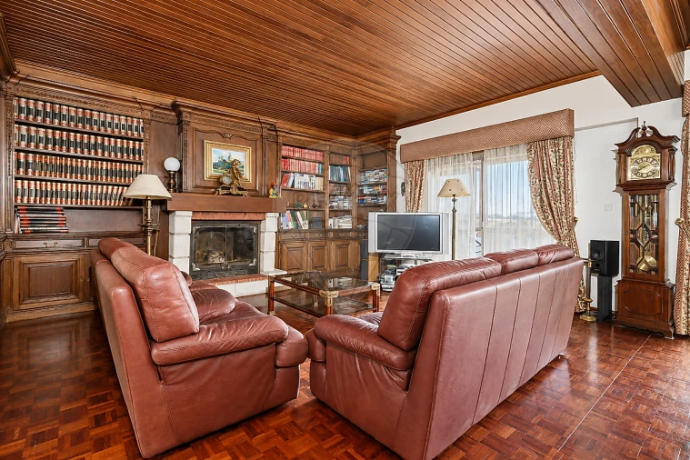 Apartamento T4 para Venda em Alvalade Foto 4