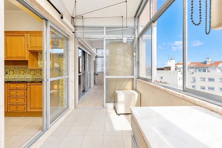 Apartamento T4 para Venda em Alvalade Foto 17