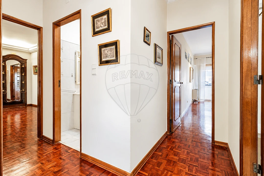 Apartamento T4 para Venda em Alvalade Foto 32