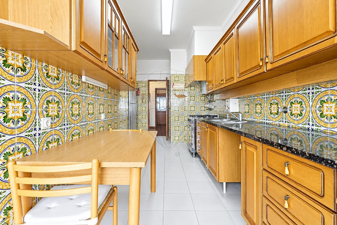 Apartamento T4 para Venda em Alvalade Foto 14