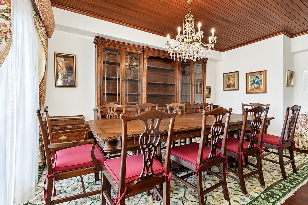 Apartamento T4 para Venda em Alvalade Foto 7