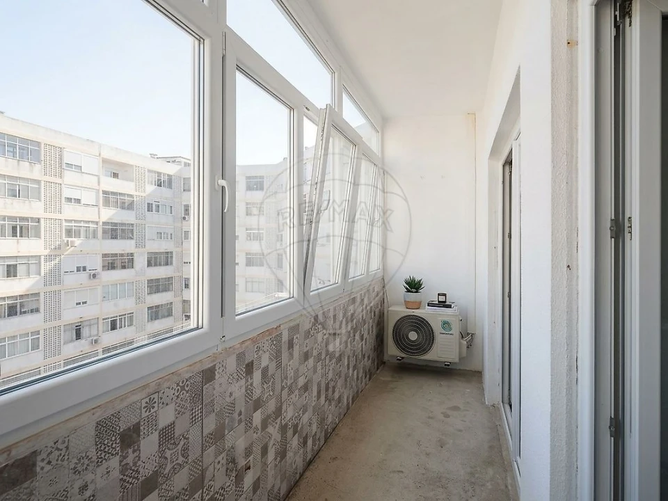 Apartamento T1 para Venda em Oeiras e São Julião da Barra, Paço de Arcos e Caxias Foto 7