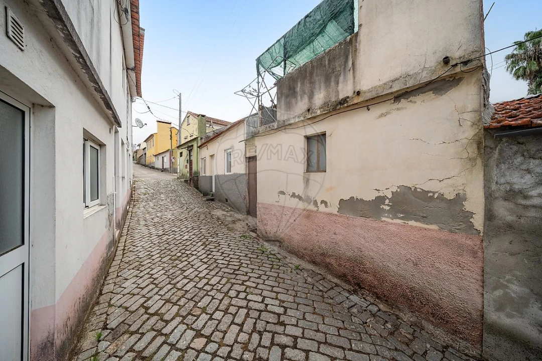 Moradia T2 para Venda em Angeja Foto 4