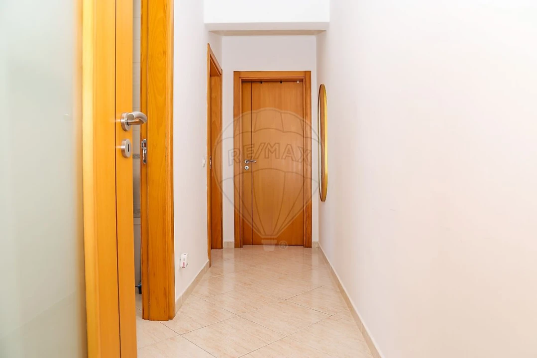 Apartamento T1 para Venda em Azambuja Foto 26