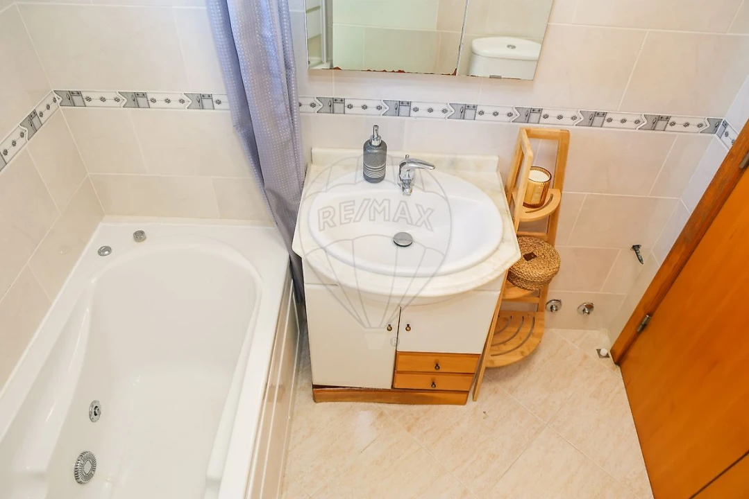 Apartamento T1 para Venda em Azambuja Foto 6