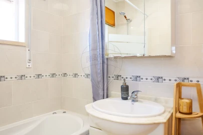Apartamento T1 para Venda em Azambuja