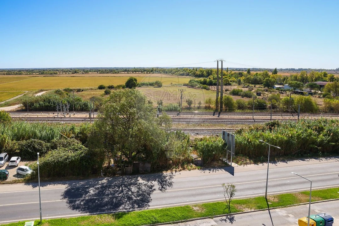 Apartamento T1 para Venda em Azambuja Foto 40