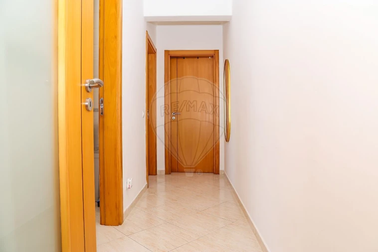 Apartamento T1 para Venda em Azambuja Foto 26