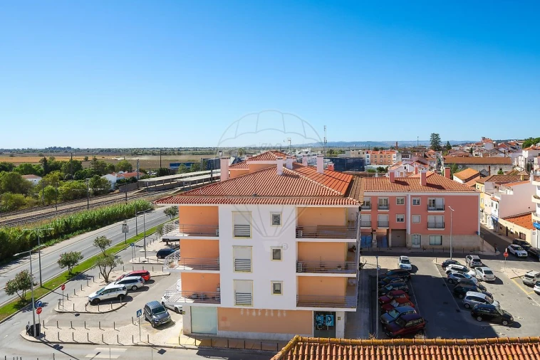 Apartamento T1 para Venda em Azambuja Foto 13