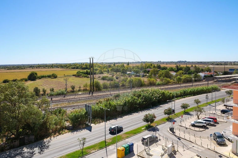 Apartamento T1 para Venda em Azambuja Foto 12