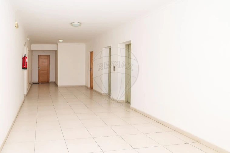 Apartamento T1 para Venda em Azambuja Foto 42
