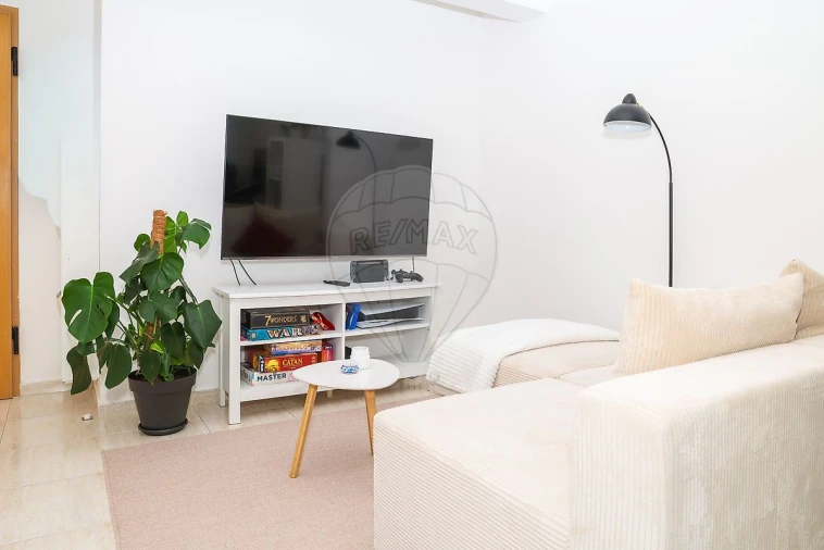 Apartamento T1 para Venda em Azambuja Foto 33