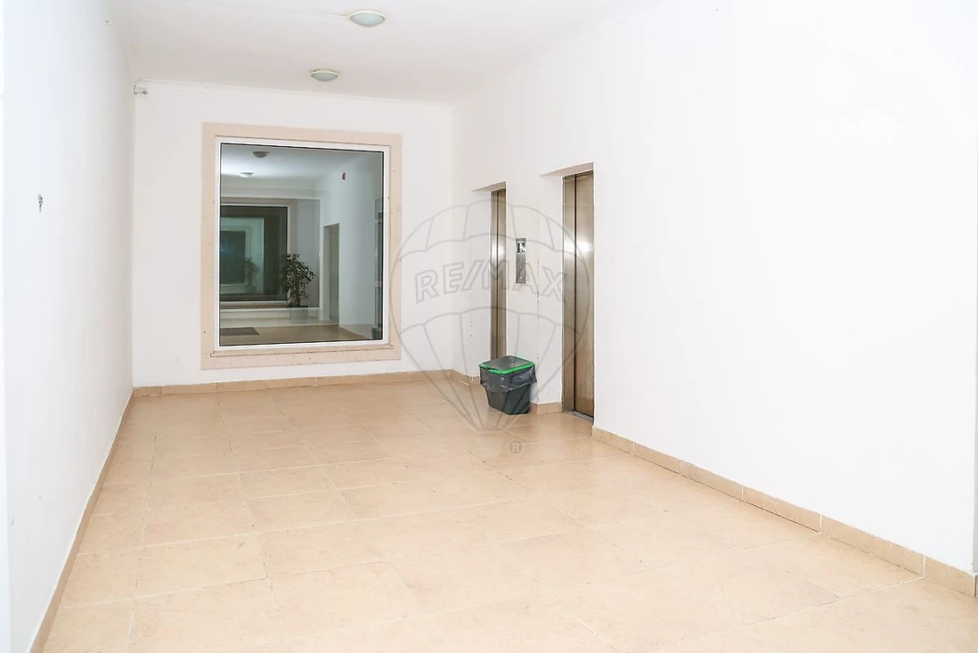 Apartamento T1 para Venda em Azambuja Foto 1