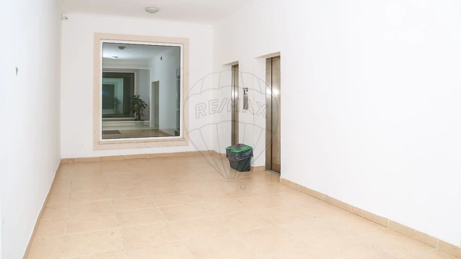 Apartamento T1 para Venda em Azambuja