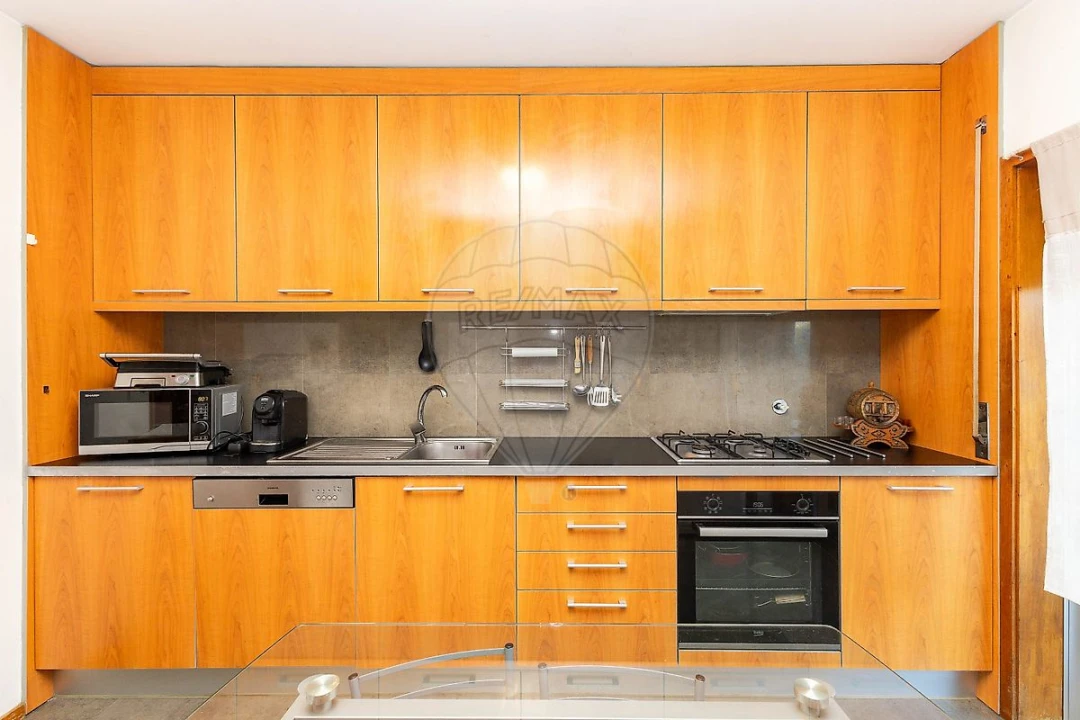 Apartamento T2 para Venda em Castêlo da Maia Foto 8