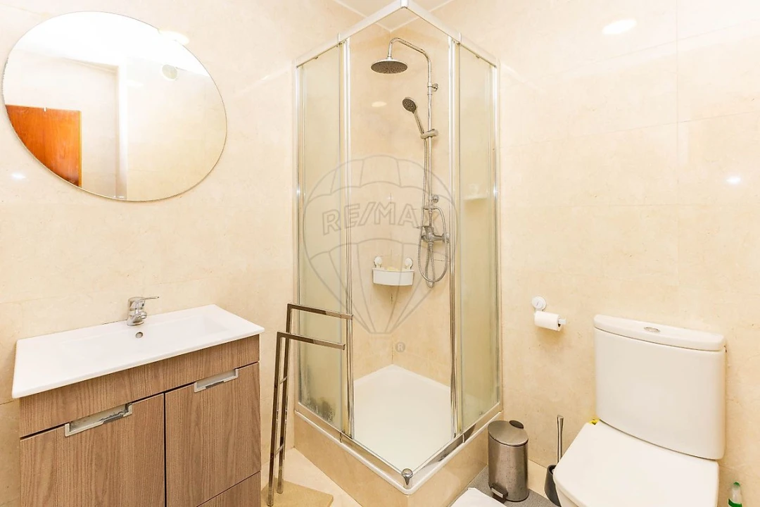Apartamento T2 para Venda em Castêlo da Maia Foto 11