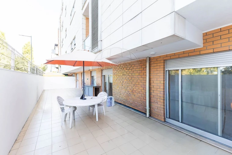 Apartamento T2 para Venda em Castêlo da Maia Foto 13