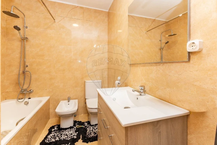 Apartamento T2 para Venda em Castêlo da Maia Foto 18