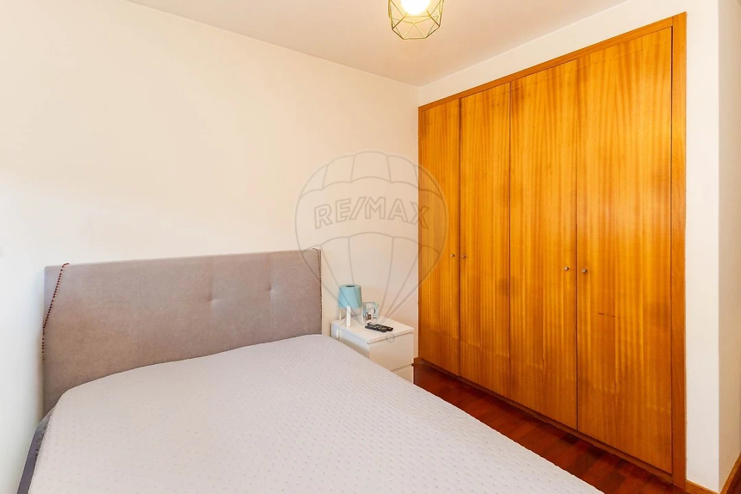 Apartamento T2 para Venda em Castêlo da Maia Foto 17