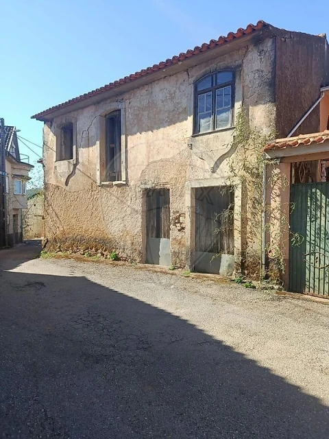 Moradia T3 para Venda em Sazes do Lorvão