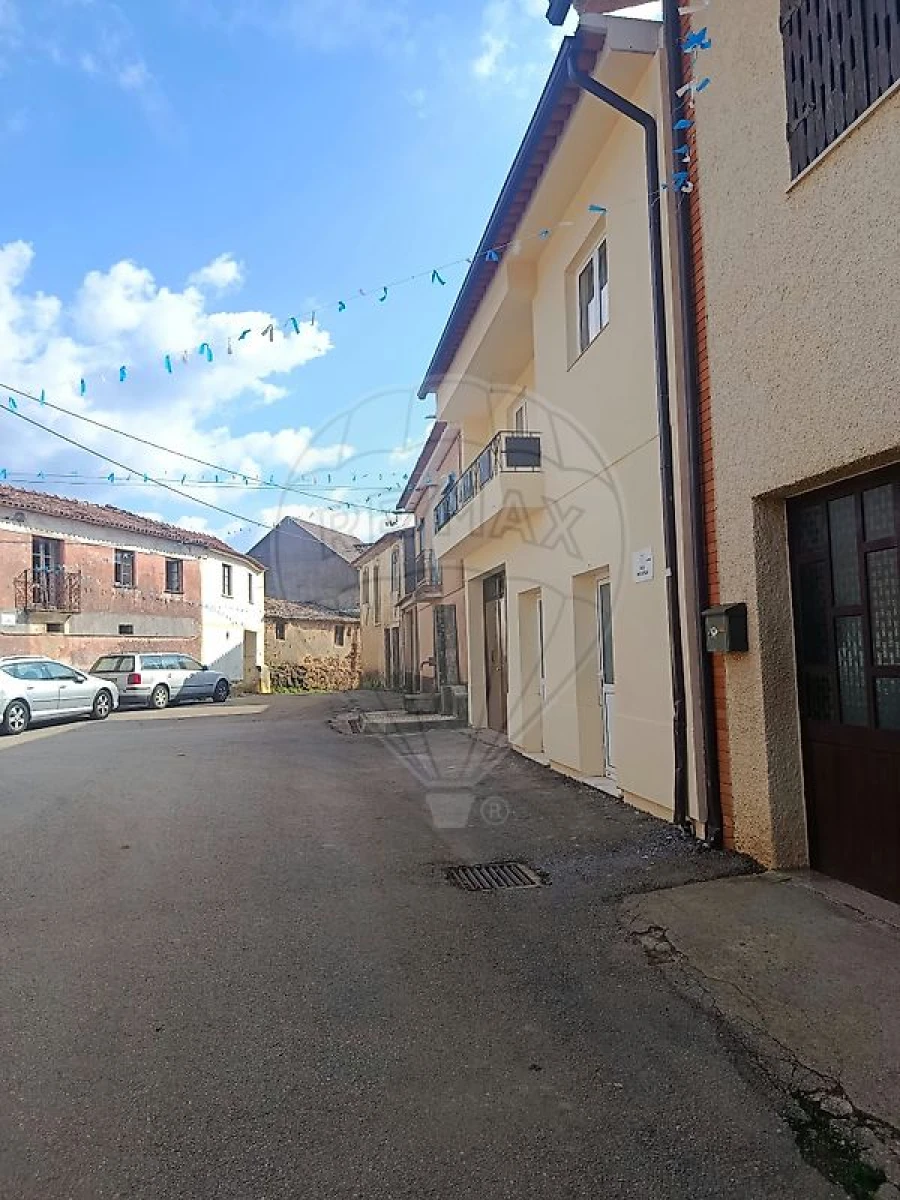 Moradia T3 para Venda em Sazes do Lorvão Foto 4