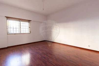 Apartamento T2 para Venda em Mina de Água