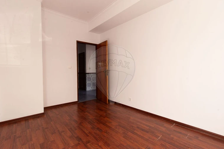 Apartamento T2 para Venda em Mina de Água Foto 2