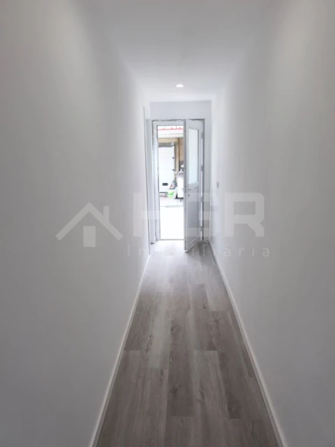 Moradia T2 para Venda em Baixa da Banheira e Vale da Amoreira