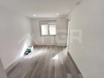 Moradia T2 para Venda em Baixa da Banheira e Vale da Amoreira