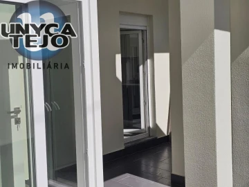 Apartamento T2 para Venda em Baixa da Banheira e Vale da Amoreira